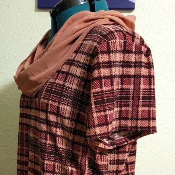 Elle plaid women's XL top and scarf, 2 pc. set. maroon/pink. - Picture 1 of 7